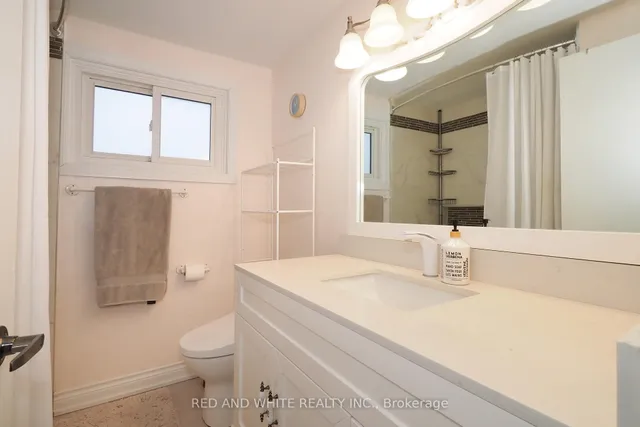 Additional image 24 of 25 Upper Canada Dr Unit 34