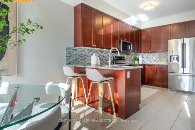 Additional image 10 of 400 Bessborough Dr