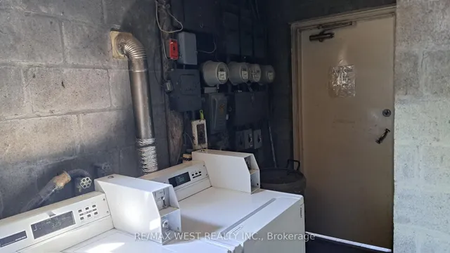 Additional image 7 of 2607-2609 Keele St