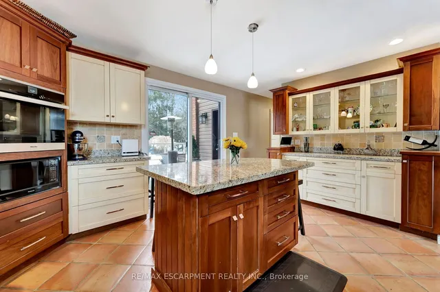 Additional image 10 of 101 Hillcrest Ave