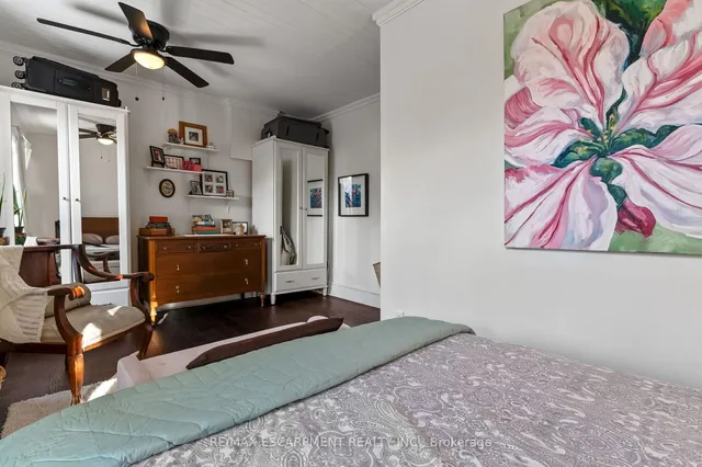 Additional image 25 of 54 Emerald St