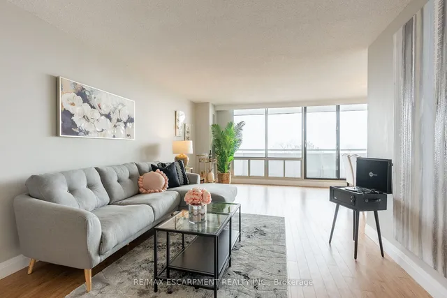 Additional image 3 of 2055 Upper Middle Rd Unit 306