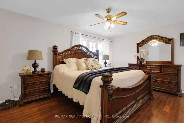 Additional image 23 of 10 Chatelaine Crt