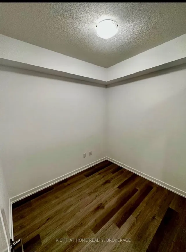 Additional image 7 of 450 dundas St Unit 233