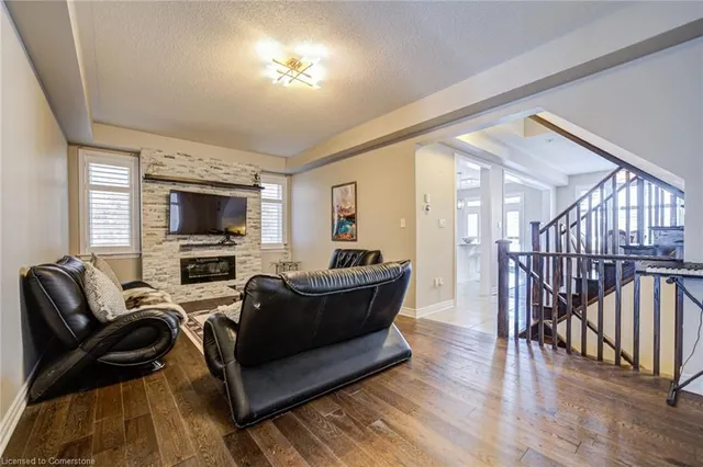 Additional image 18 of 119 Hazelton Ave