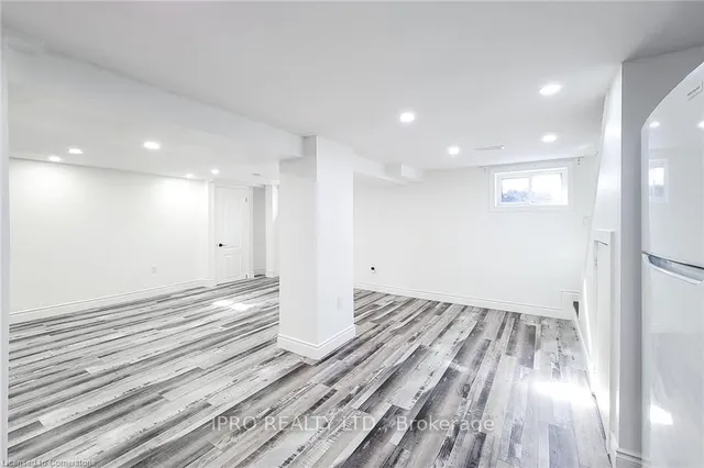 Additional image 28 of 133 Corman Ave