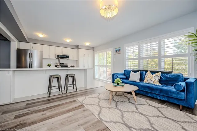 Additional image 8 of 230 Avonsyde Blvd Unit 37