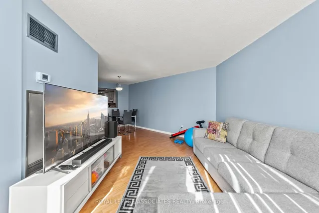 Additional image 16 of 350 Alton Towers Circ Unit 609