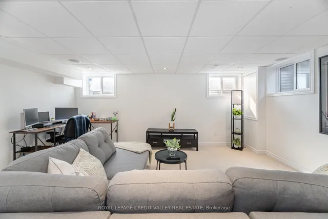 Additional image 32 of 20 Fleming Ave