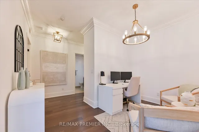 Additional image 18 of 25 Broadway Ave Unit 1002