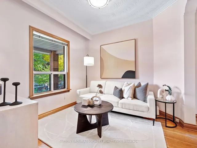 Additional image 4 of 696 Crawford St