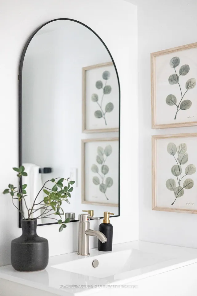 Additional image 10 of 705 King St Unit 1105