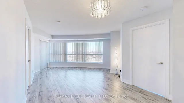 Additional image 7 of 135 Village Green Sq Unit 1924