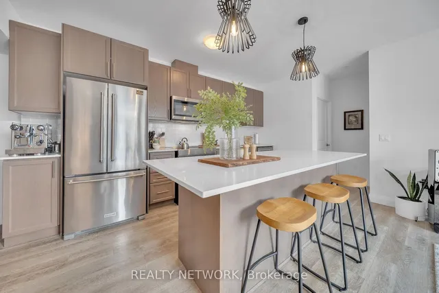 1 Redfern Ave Unit 410