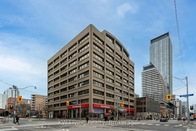 555 Yonge St Unit 404