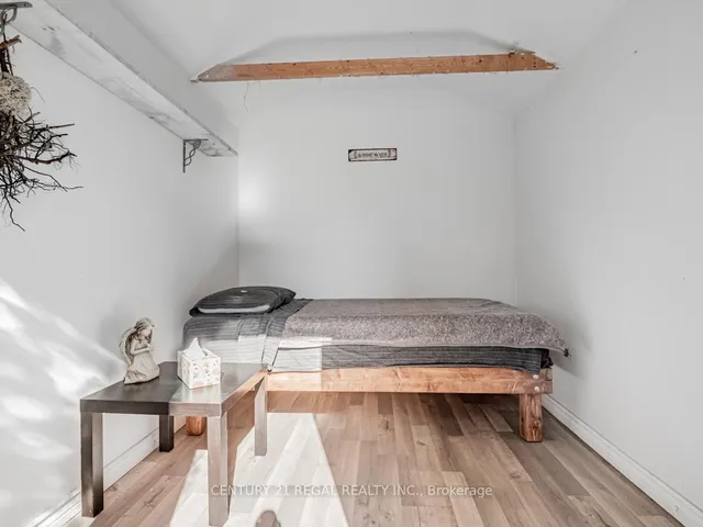 Additional image 26 of 31 Petman Ave