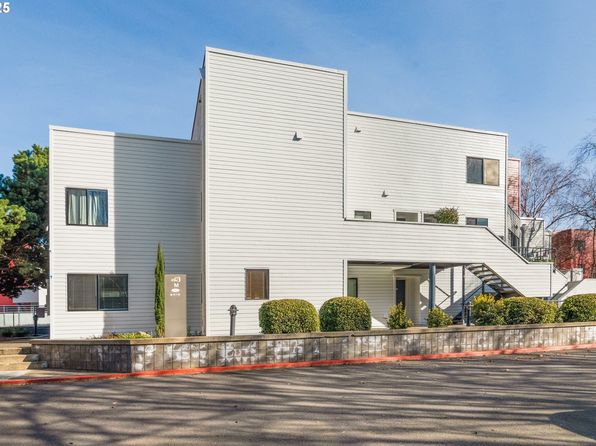 1010 NW Naito Pkwy APT M2, Portland, OR 97209