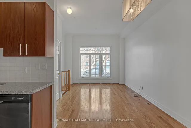 Additional image 9 of 443D Queen St