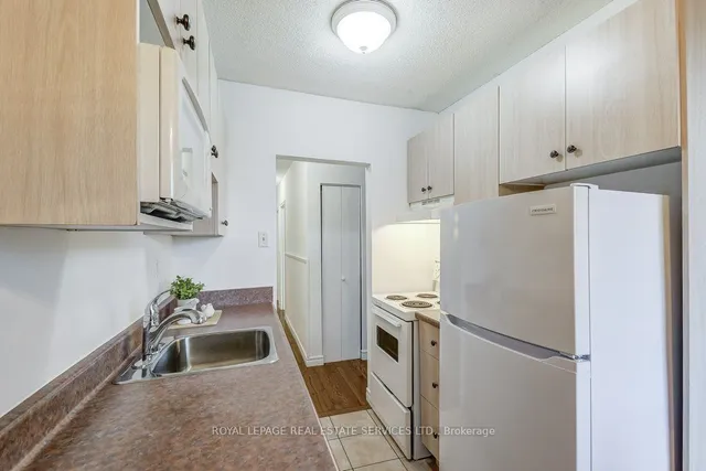 Additional image 16 of 81 CHARLTON Ave Unit 201