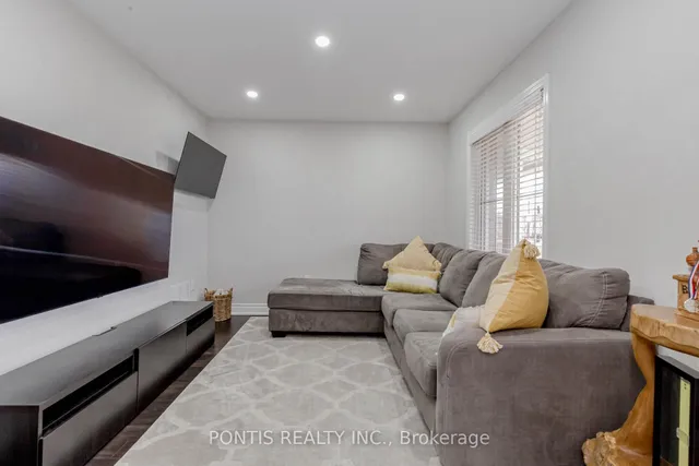 Additional image 4 of 33 Tight Crt