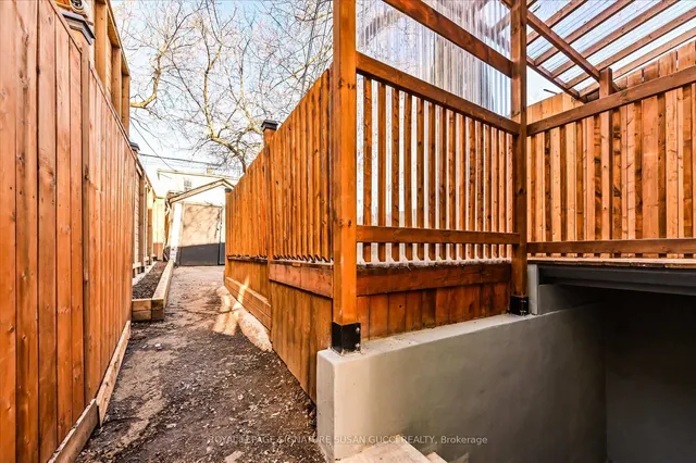 Additional image 24 of 131 Donlands Ave