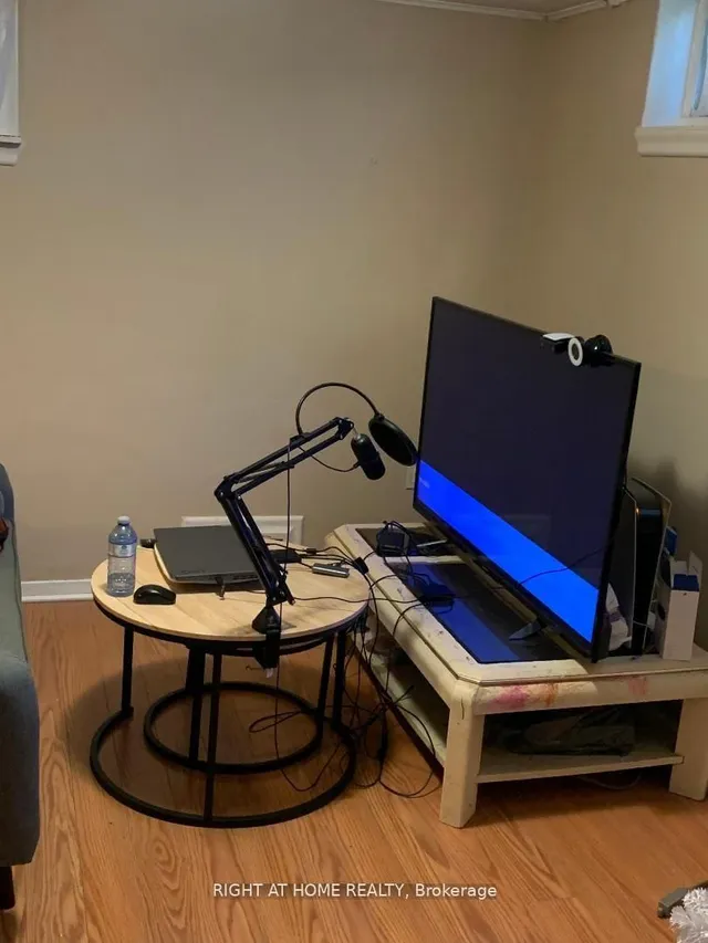 Additional image 12 of 1226 Warden Ave