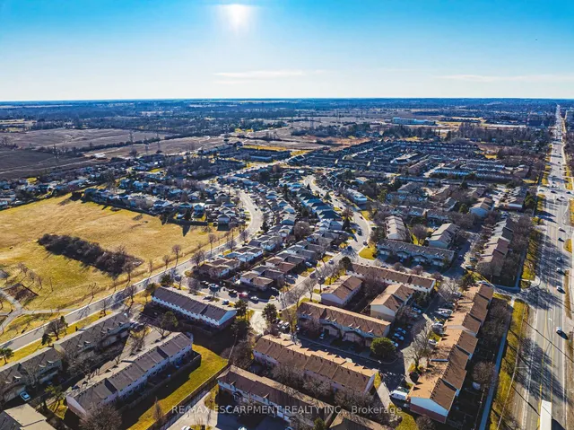 Additional image 50 of 103 Broughton Ave