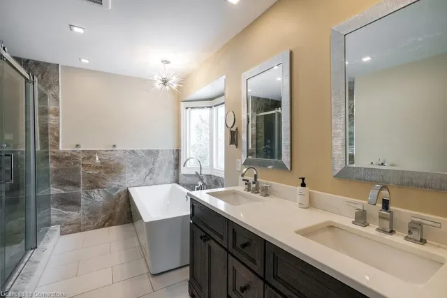 Additional image 22 of 2658 Guyatt Rd