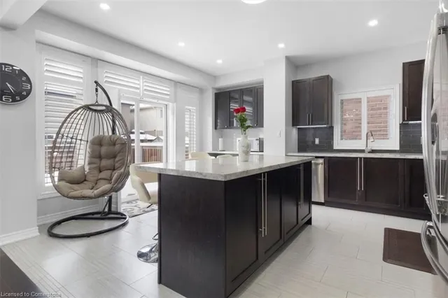 Additional image 10 of 16 Weathering Hts