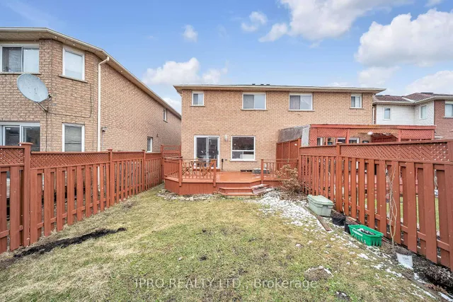 Additional image 44 of 18 Tessler Cres