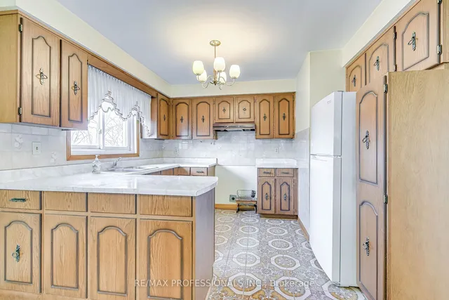 Additional image 10 of 2314 Sheppard Ave