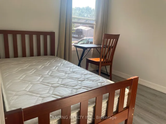 Additional image 11 of 50 East St