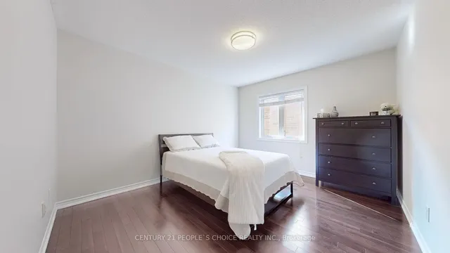 Additional image 34 of 32 Intrigue Tr