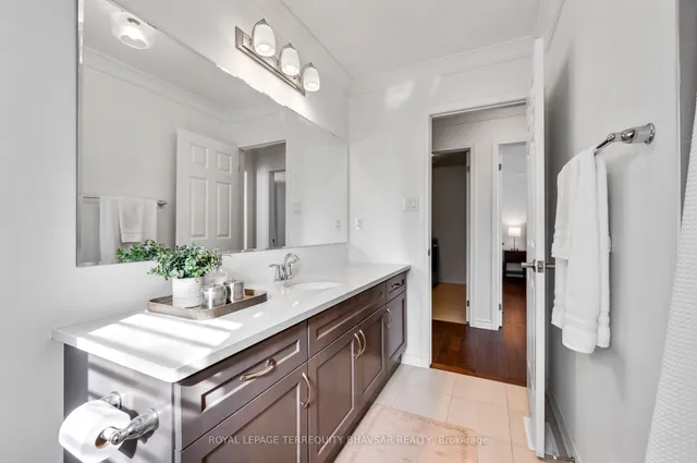 Additional image 44 of 533 Kennedy Circ