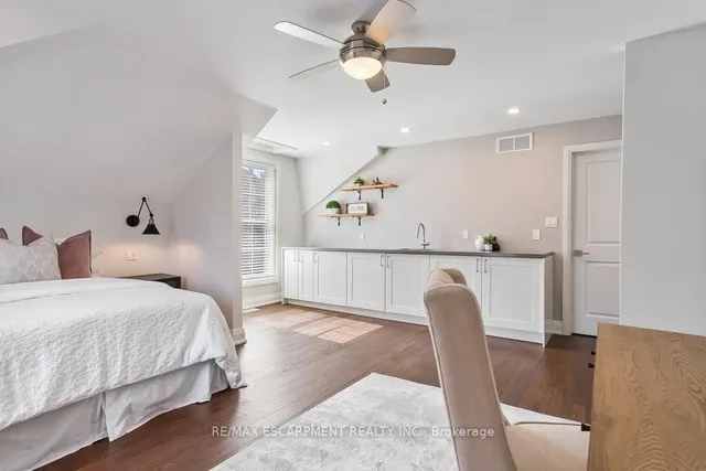 Additional image 22 of 924 Beach Blvd