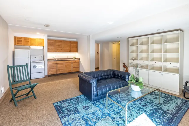 Additional image 25 of 165 Sherwood Ave