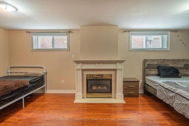 Additional image 16 of 140 Vintage Gate