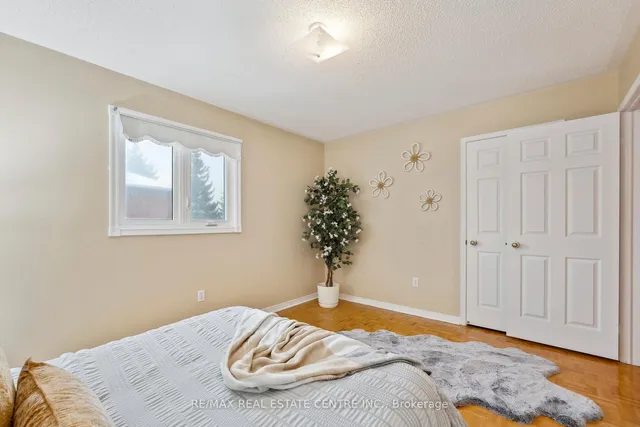 Additional image 37 of 56 Canarvan Crt