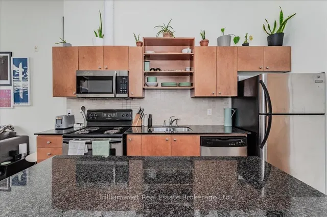 Additional image 9 of 410 King St Unit 222