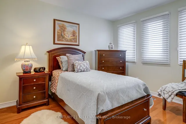 Additional image 26 of 27 Sunforest Dr