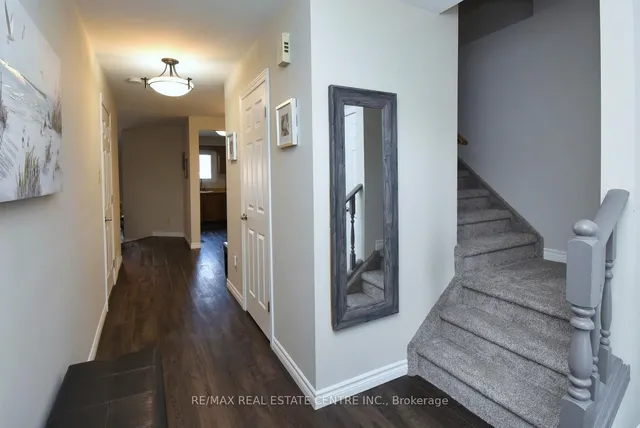 Additional image 3 of 56 Muscot Dr