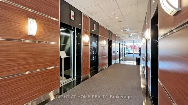 Additional image 13 of 77 Harbour Sq Unit 2412