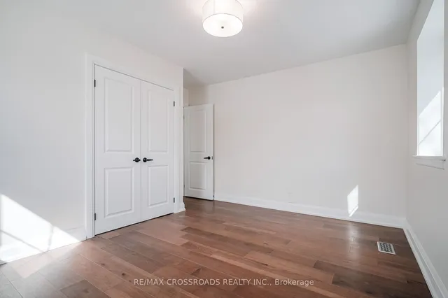 Additional image 35 of 41 Tollerton Ave