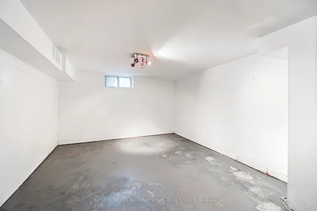 Additional image 32 of 35 Cambrai Ave