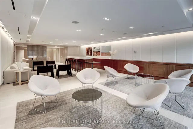 Additional image 20 of 170 Avenue Rd Unit 409