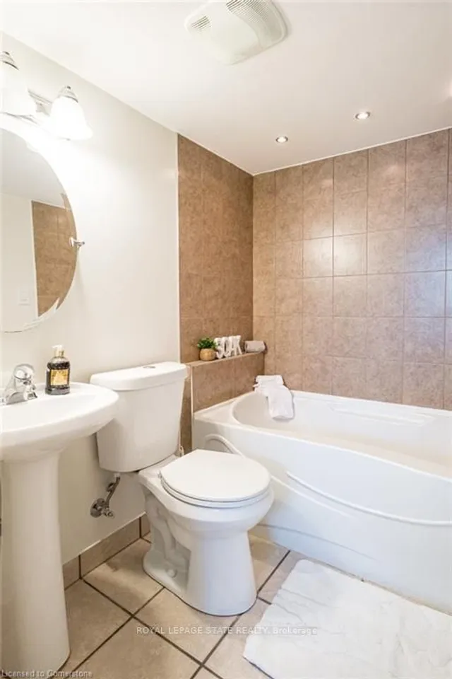 Additional image 38 of 134 Craigroyston Rd