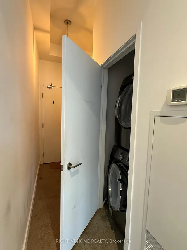 Additional image 10 of 549 King St Unit 402