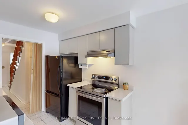 Additional image 34 of 28 Heathcliffe Sq