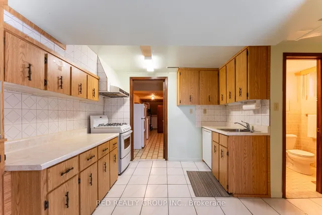 Additional image 32 of 532 Westmount Ave