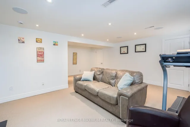 Additional image 29 of 55 Ashmount Cres